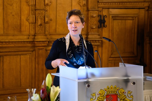 Die Senatorin für Arbeit, Soziales, Integration und Sport spricht im Bremer Rathaus